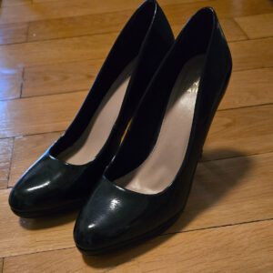 Schwarze Highheels mit hohem Absatz. Kaufbar bei Herrin LaNisha