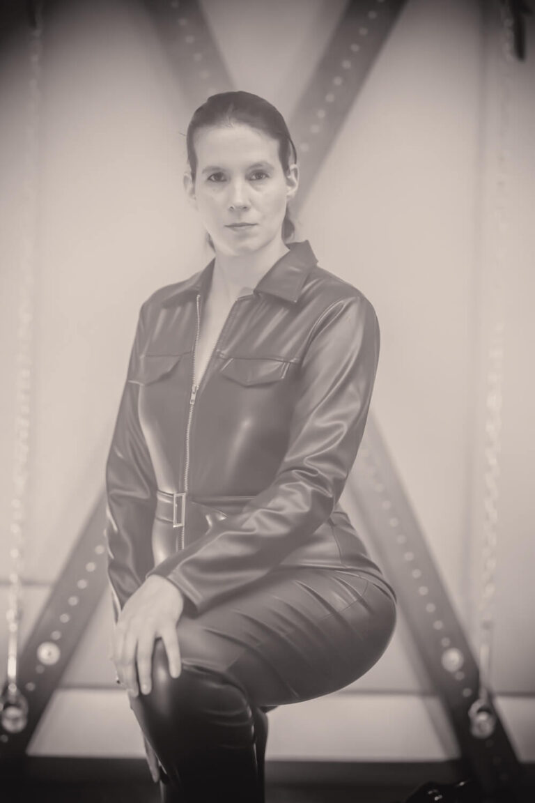Exklusive BDSM-Session mit klarer Führung bei Herrin LaNisha in Basel